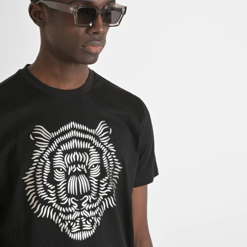 T-Shirts & Tops