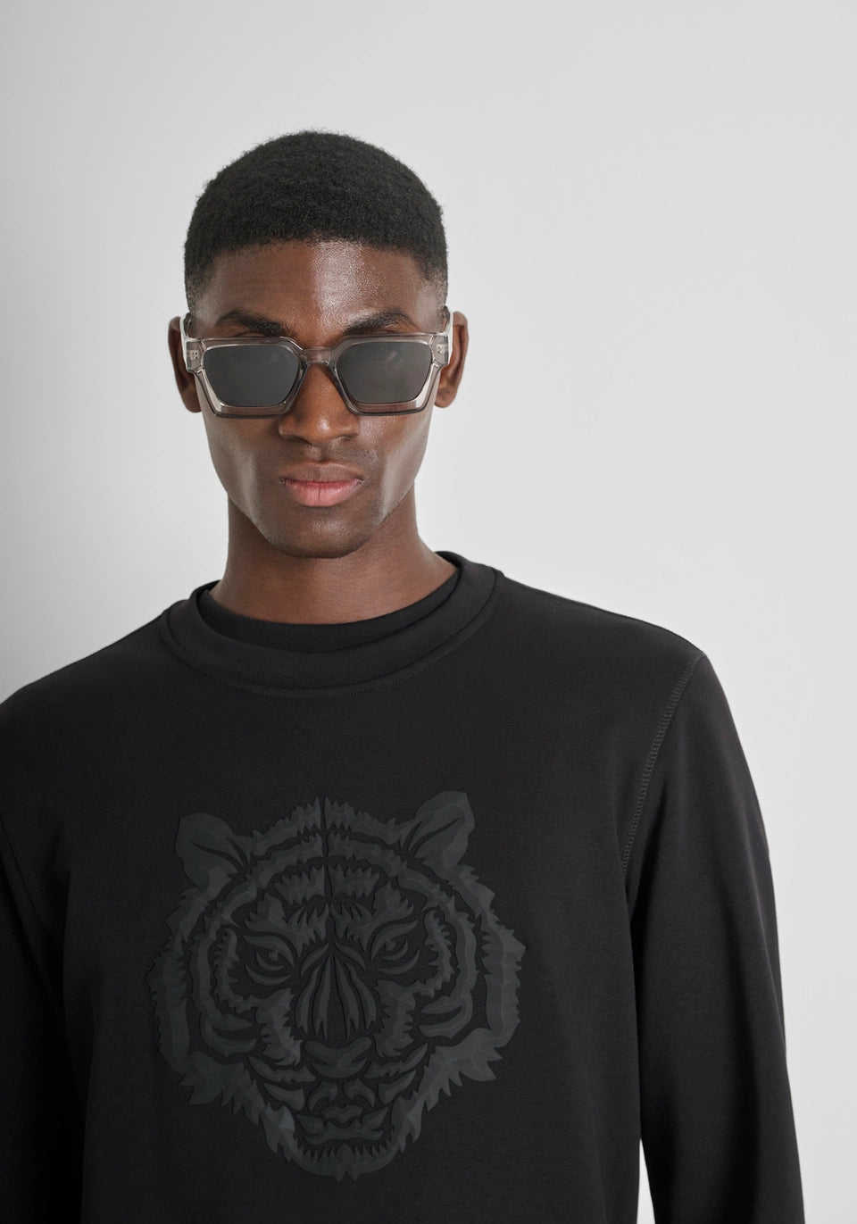 ANTONY MORATO - Crew Neck Tiger Print Sweatshirt | Black - MMFL01088-FA150222-9000