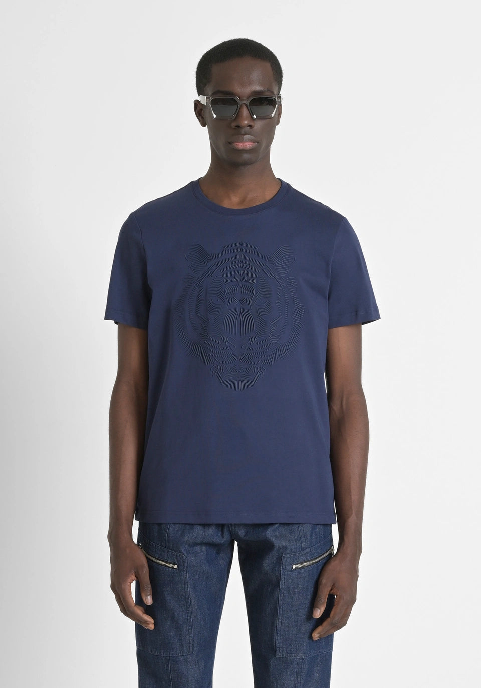 Antony Morato - KNITWEAR REGULAR FIT COTTON JERSEY T-SHIRT WITH TIGER PRINT / Navy - MMKS02463-FA100240-7132