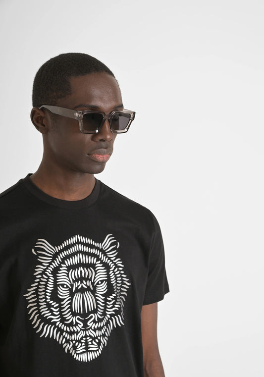 Antony Morato - JAKARTA - REGULAR FIT 100% COTTON JERSEY T-SHIRT WITH REFLECTIVE TIGER PRINT AND LOGO ON THE BACK / Black- MMKS02482-FA100240-9000