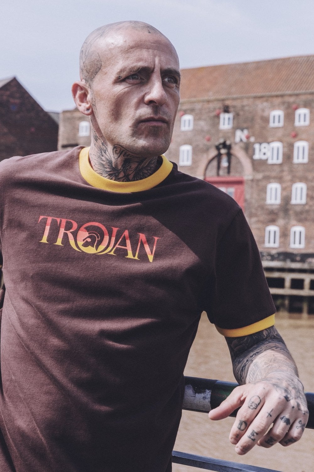 TROJAN Round Neck Logo T-Shirt / Chocolate - TC-1014