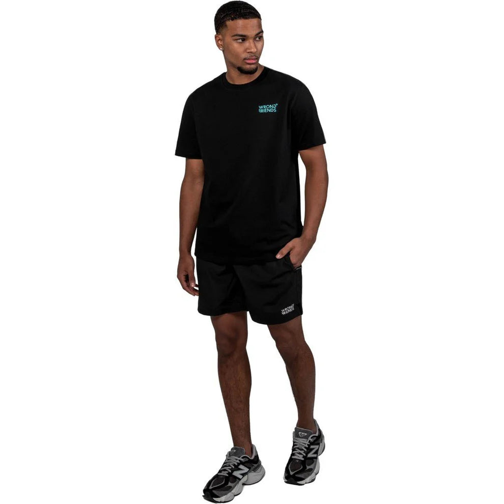 Clique Wrong Friends Bellevue T-shirt in black, featuring a casual fit and stylish design, perfect for everyday wear.