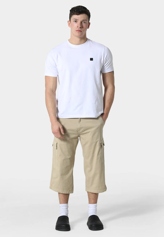 Beige Hykeham cargo shorts by Clique, featuring multiple pockets and a relaxed fit, shown on a model.