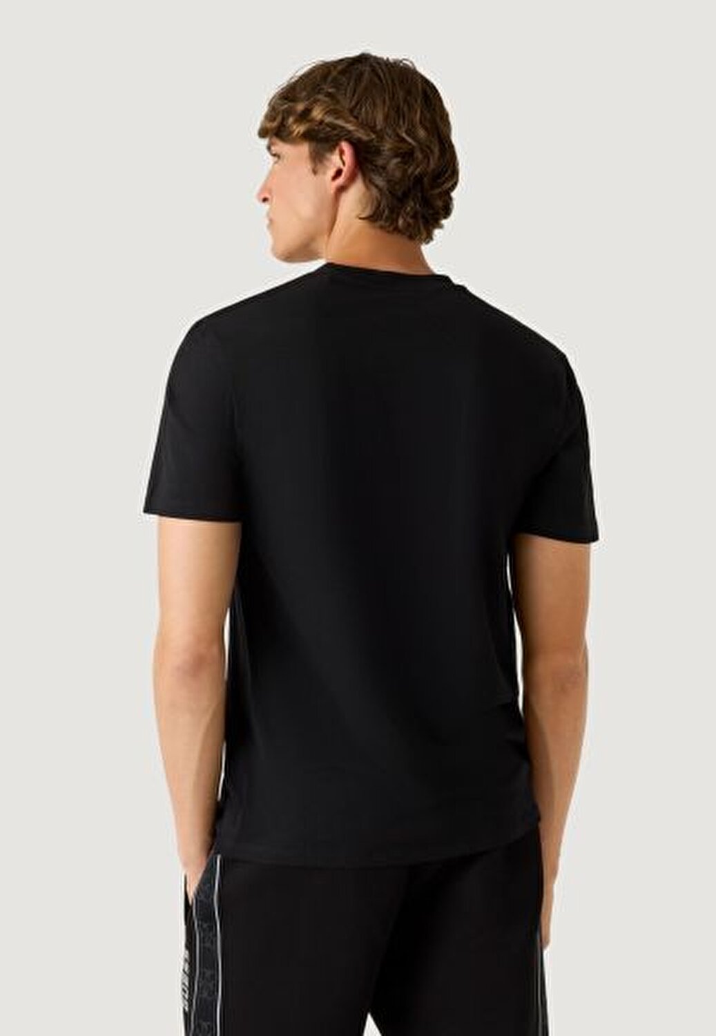 GUESS Men's Logo T-Shirt | Black - M6GI21 K3053 JBLK