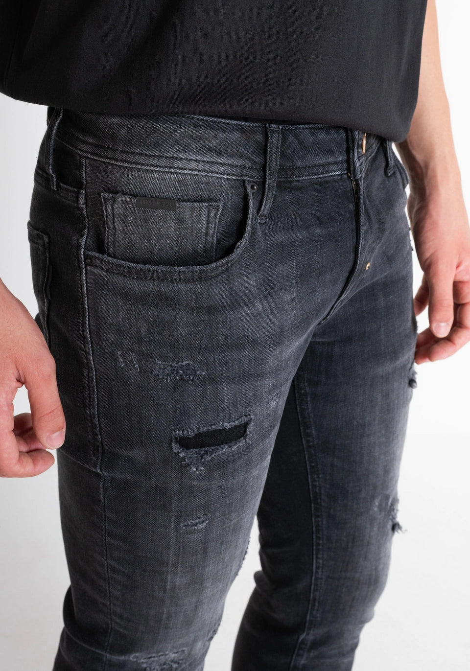 ANTONY MORATO Tapered Fit "Ozzy" Jeans | Black Denim Wash - MMDT00241 - FA750523 - 9000