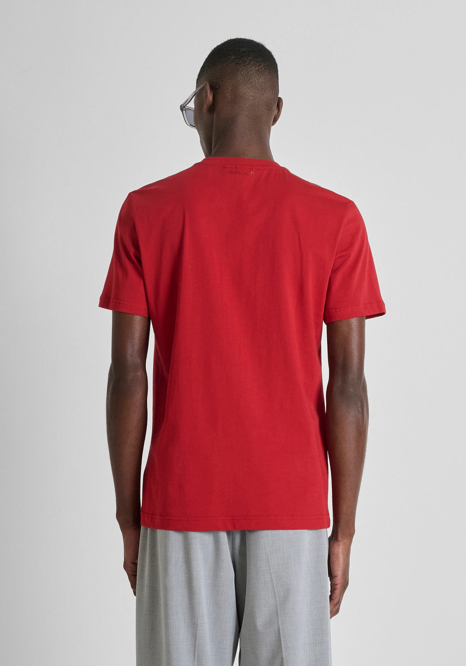 Clique Antony Morato cherry red regular-fit T-shirt with lightweight cotton jersey fabric and printed design.