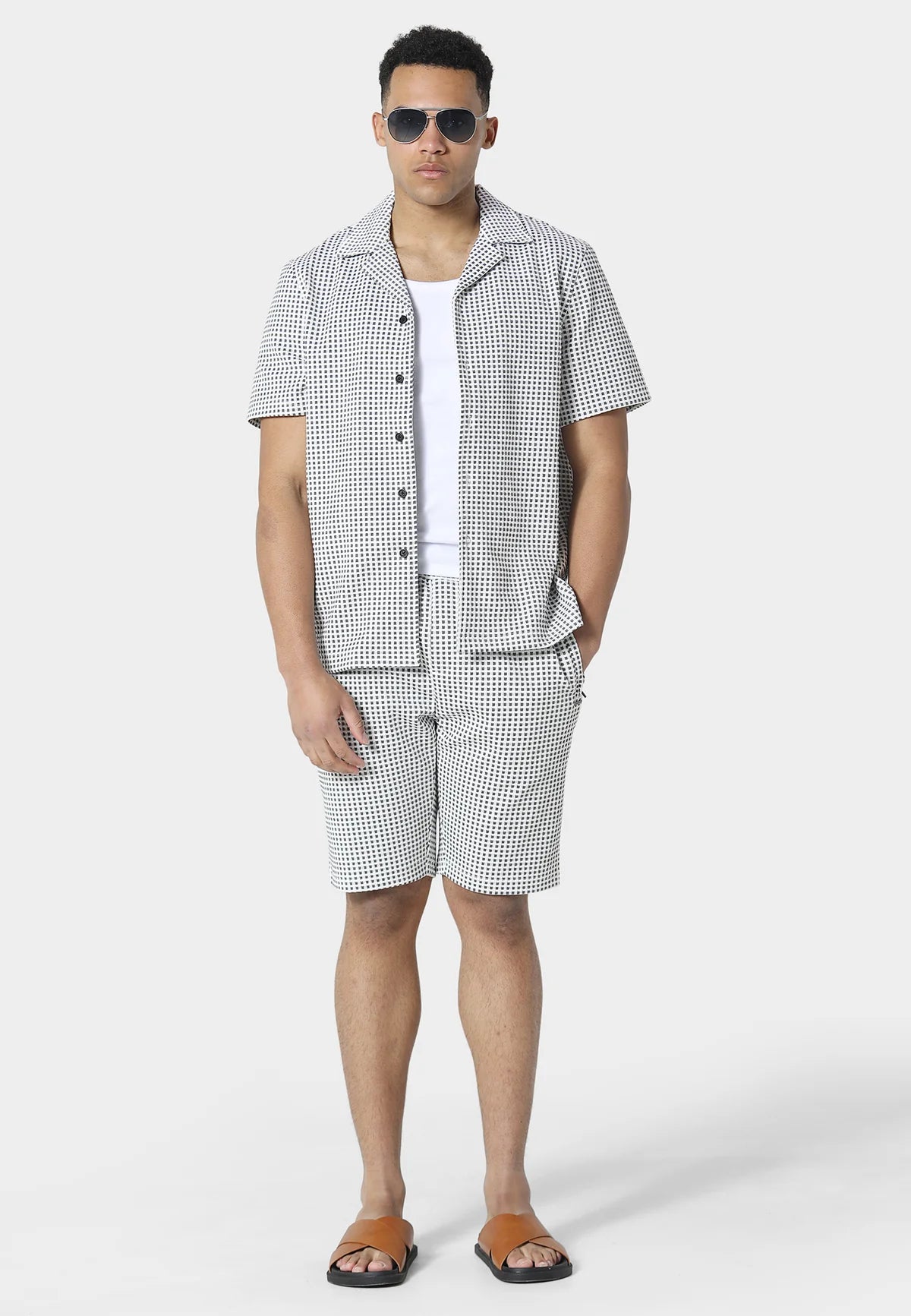 Clique Ashwa Jog Shorts set in cool grey, featuring comfortable fabric and casual style, perfect for active or leisure wear.