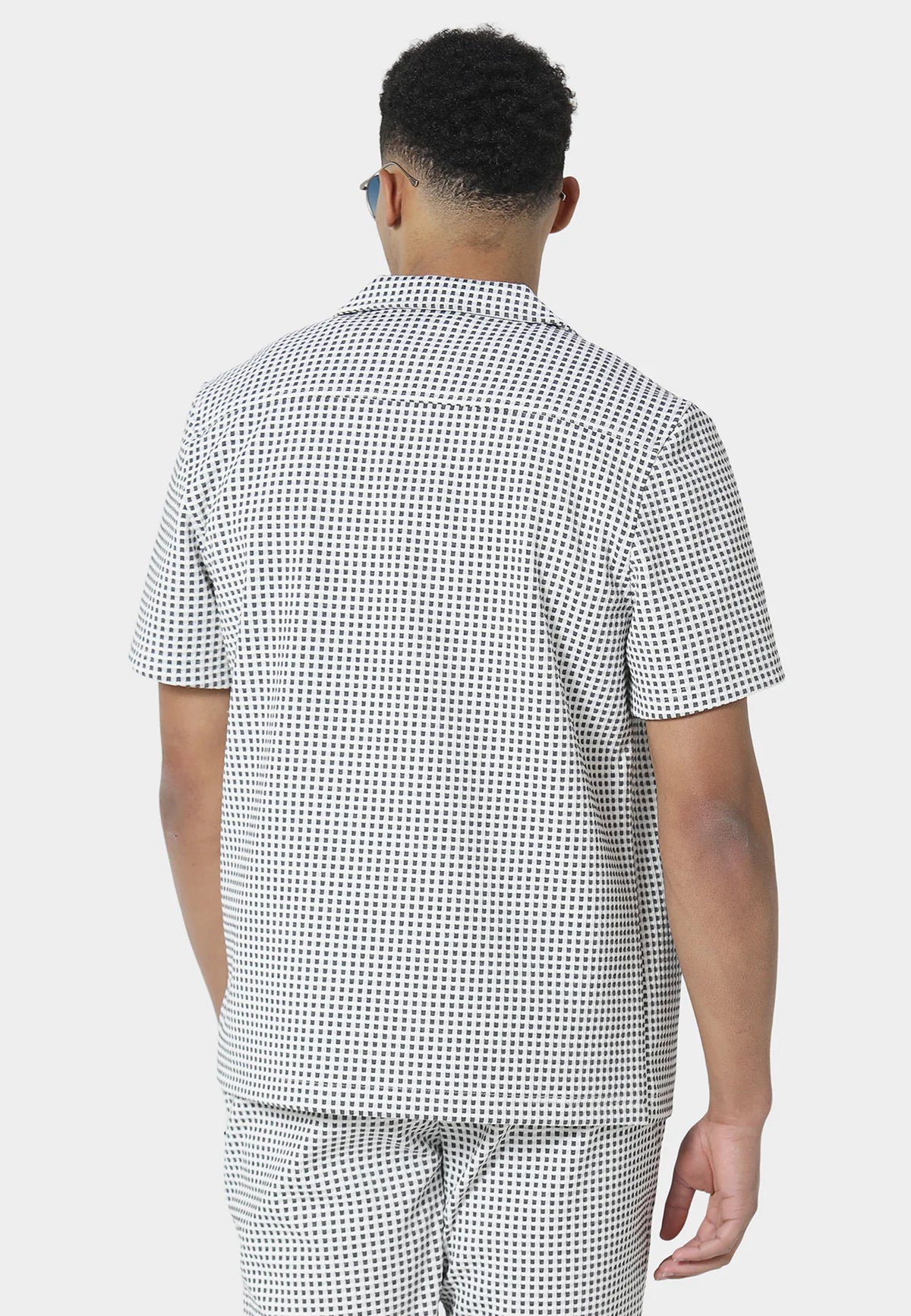 Clique Oshawa short sleeve shirt in cool grey fabric, displayed on a white background with visible collar and sleeve details.