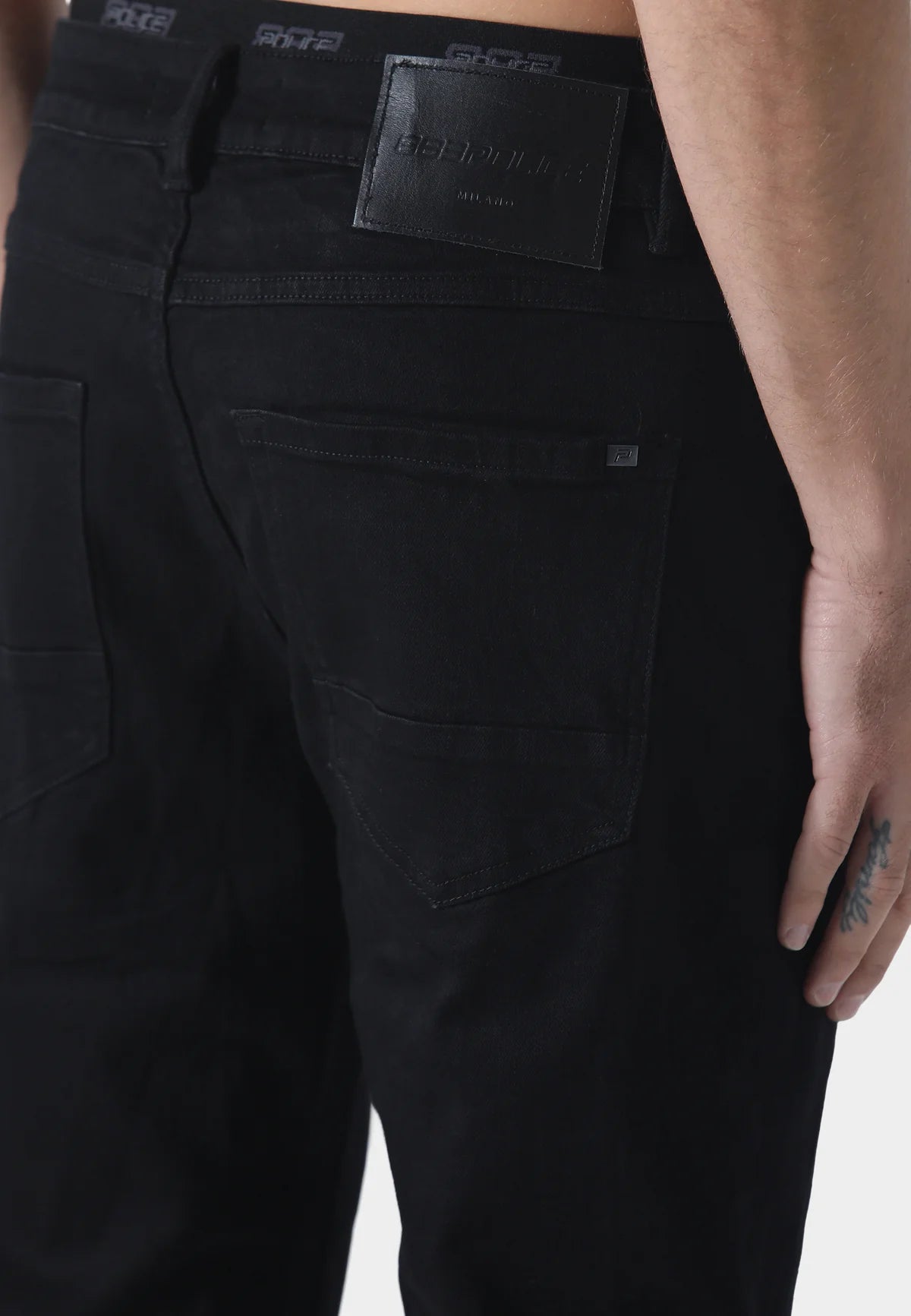Black Todd 960 Mattia regular fit jeans by Clique Kara, featuring classic denim style and detailed stitching.